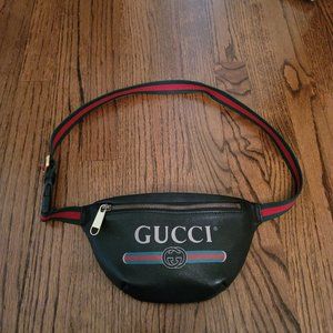 Gucci Grained Calfskin Small Logo Belt Bag